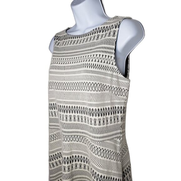 NWT Banana Republic Women's Sz 8 Grey/Ivory Tribal Slimming Pattern Dress (1509) - Picture 4 of 6